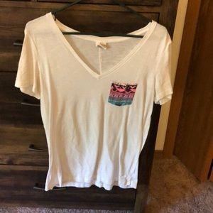 White tee with printed pocket